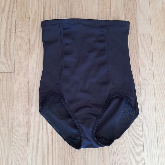 Black Miraclesuit Shapewear - Picture 3 of 11